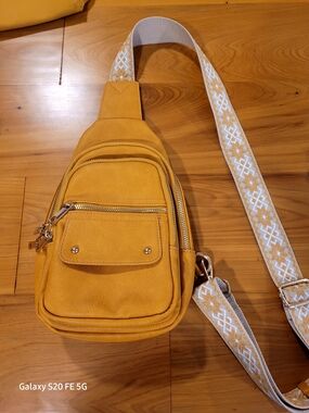 Source Unknown Yellow Crossbody Sling Bag with Patterned Strap